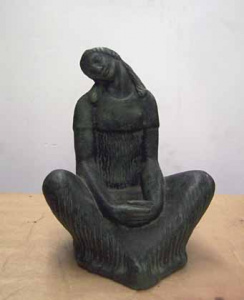 Escultura - Figura femenina asseguda -